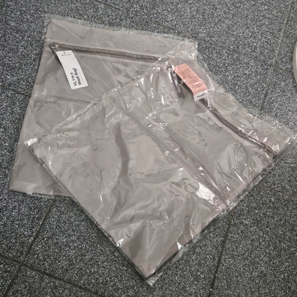 NWT Shapermint Gray Wash/Storage Bags (2)